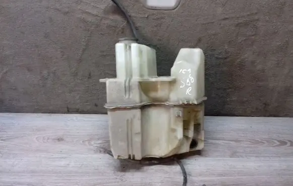 Volvo S60 Windshield washer fluid reservoir/tank 9484282