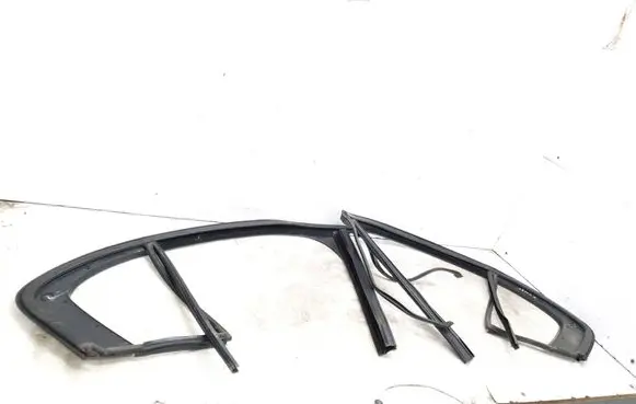 Fiat Tipo Rubber seal rear door window/glass 