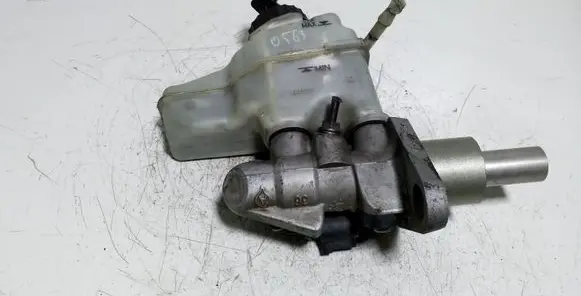 Master brake cylinder