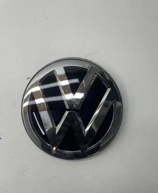 Volkswagen Polo VI Manufacturer badge logo/emblem 2G0853601C