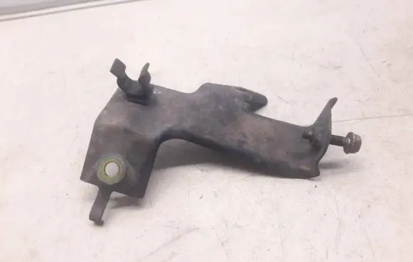 Nissan Navara D40 Engine mounting bracket