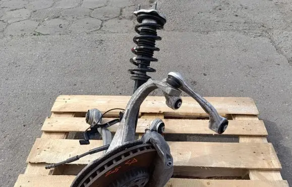 Mercedes-Benz C W205 Front wheel hub spindle knuckle A2052100