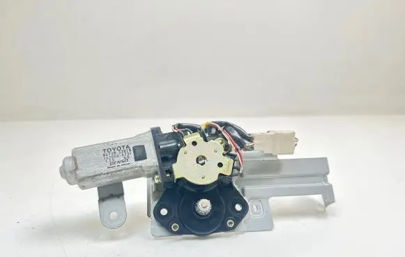 Toyota RAV 4 (XA20) Sunroof motor/actuator 8573033010 1620005731