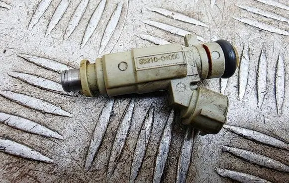 Hyundai i10 Fuel injector 3531004000