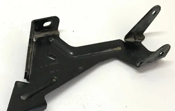 Peugeot 3008 I Engine mounting bracket 9805681680