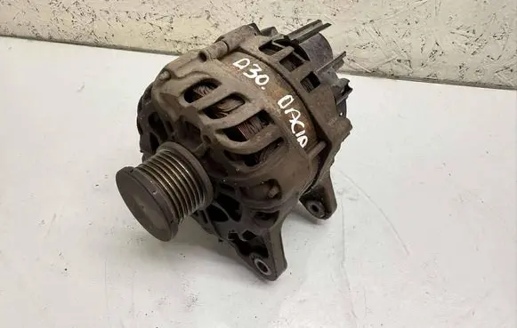 Dacia Sandero II Generator/alternator 231005300R