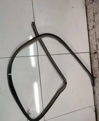 Toyota Yaris Rubber seal front coupe door 