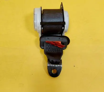 Mitsubishi Colt Rear seatbelt 0425044 TKAB0EN188