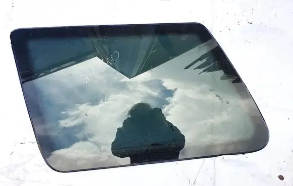 Volkswagen Golf III Rear side window