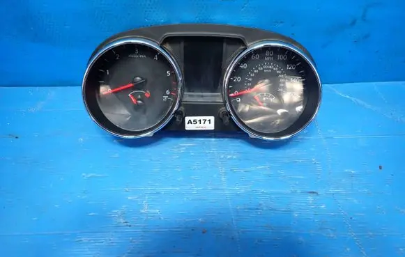 Nissan Qashqai Speedometer (instrument cluster)