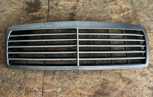 Mercedes-Benz E W210 Front grill 2108880123