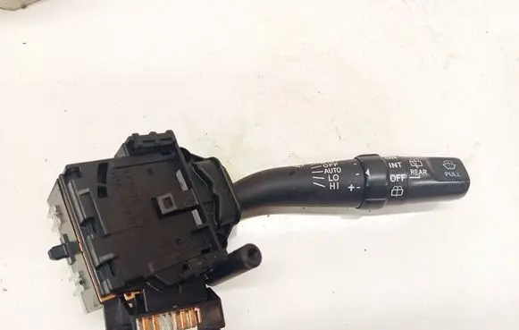 Toyota Avensis T250 Wiper control stalk 173654
