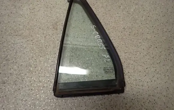 Suzuki SX4 S-Cross Sliding door window/glass 