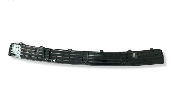 Volkswagen Multivan T4 Wiper trim 701819103