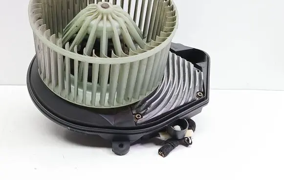 Audi A4 S4 B5 8D Heater fan/blower 8D1820021 740221233F