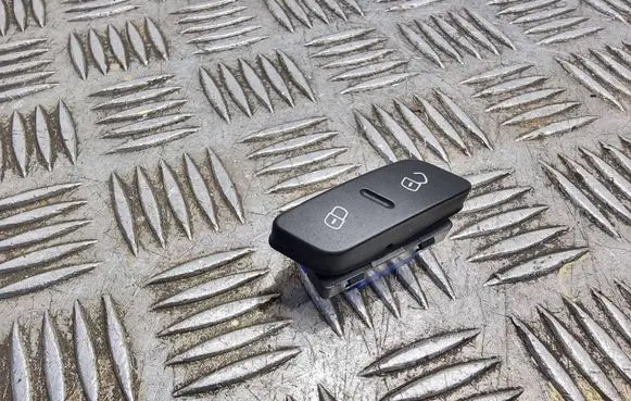 Volkswagen PASSAT B7 Central locking switch button 3aa962125