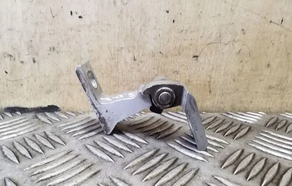 Rear door upper hinge