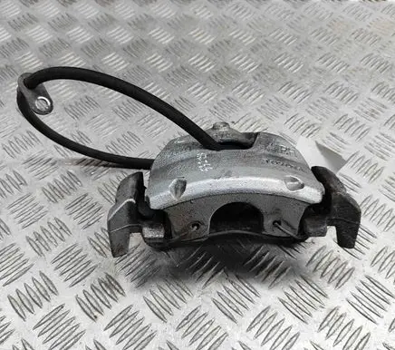 Toyota Yaris XP210 Front brake caliper 47750K0030