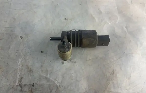 Audi A6 S6 C5 4B Windscreen/windshield washer pump