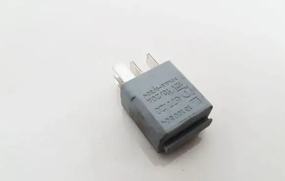Opel Zafira B Other relay 13100504 677.20