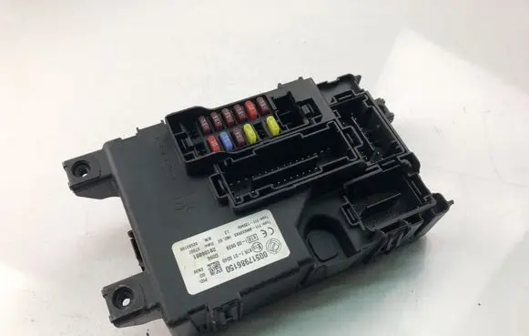 Fiat Grande Punto Fuse box set 00517986150