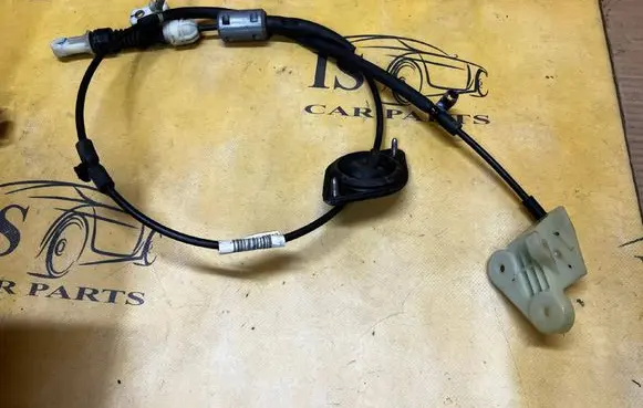 Ford Explorer VI Gear shift cable linkage L1MP7P437BM
