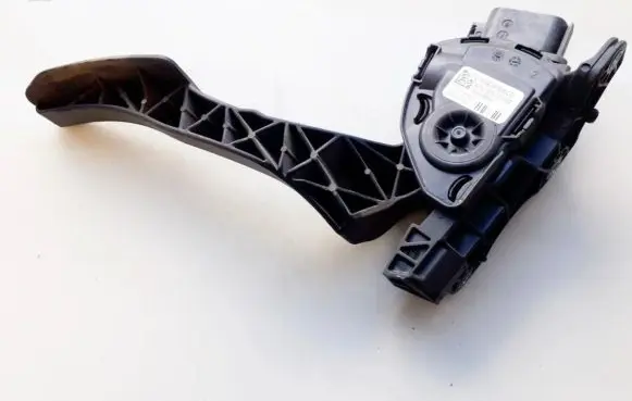 Volvo V70 Accelerator throttle pedal 6g929f836cd 6g92-9f836-cd