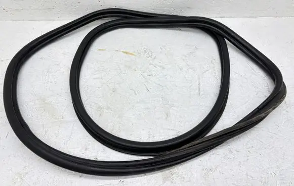 Audi A8 S8 D3 4E Seal rubber (tailgate) 4E0827705B