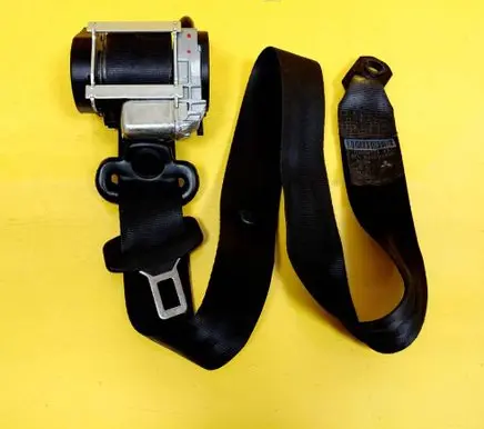Mitsubishi Colt Front seatbelt 0438111