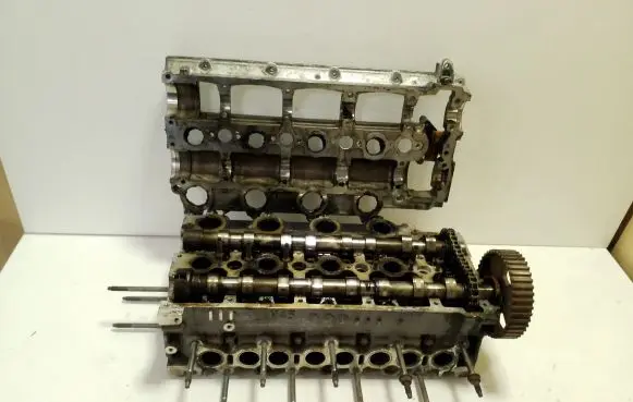 Volvo V50 Engine head 9641752610 9654973680 9644077180