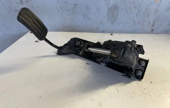Renault Trafic II (X83) Accelerator throttle pedal 8200008477