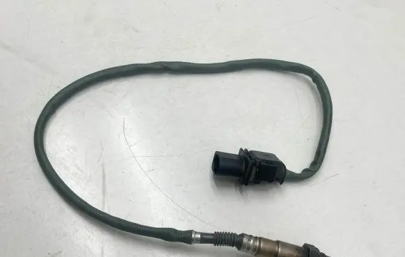 Mercedes-Benz C W204 Lambda probe sensor A0075420218 0075420218