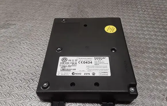 Volkswagen PASSAT B6 Bluetooth control unit module 1K8035730B