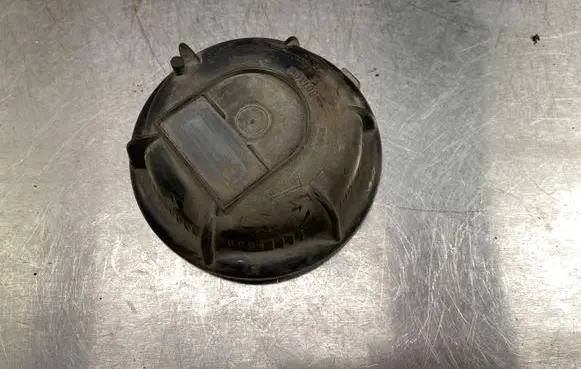 Volvo S60 Headlight/headlamp dust cover 9178538 89025105