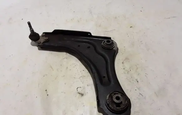 Renault Laguna III Front lower control arm/wishbone 545010008R