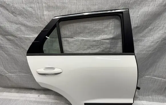 KIA Niro Rear door 