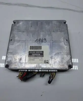 Toyota Avensis T250 Engine control unit/module 1758008330 8966105821 MB1758008330