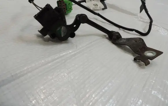 Ford Focus Headlight/headlamp level sensor AV61-5A955-AB
