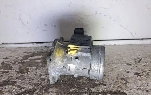 Audi A4 S4 B5 8D Mass air flow meter 037906461B AFH6010A
