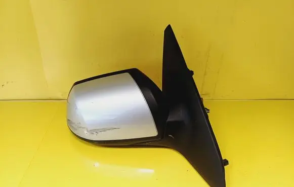 Front door electric wing mirror