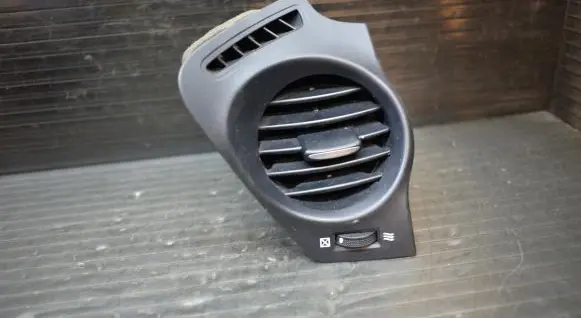 Lexus IS 220D-250-350 Dash center air vent grill 556505303