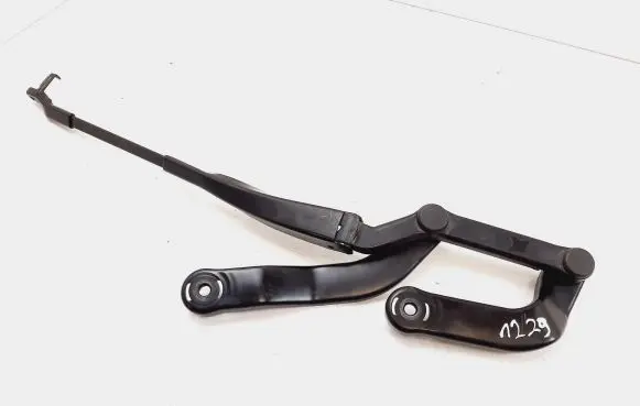 Mercedes-Benz CLS C219 Front wiper blade arm A2118200444