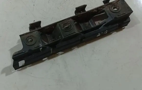 Volkswagen PASSAT B6 Front bumper mounting bracket 3C0807184