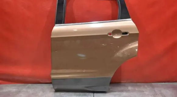 Ford Kuga II Rear door