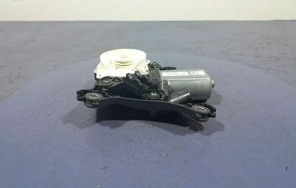 Porsche Cayenne (9PA) Front door lock 4F0837060A