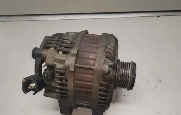 Peugeot 407 Generator/alternator 96547528