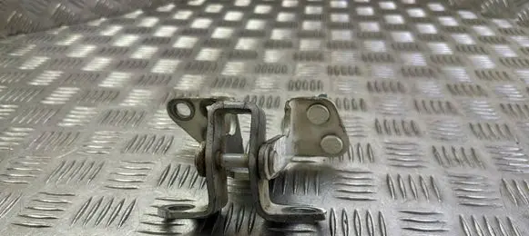 Ford Ecosport Rear door upper hinge 