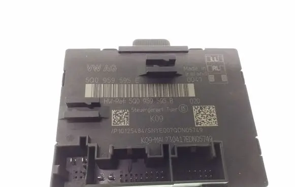 Volkswagen PASSAT B8 Door control unit/module 5Q0959595E 5Q0959595B