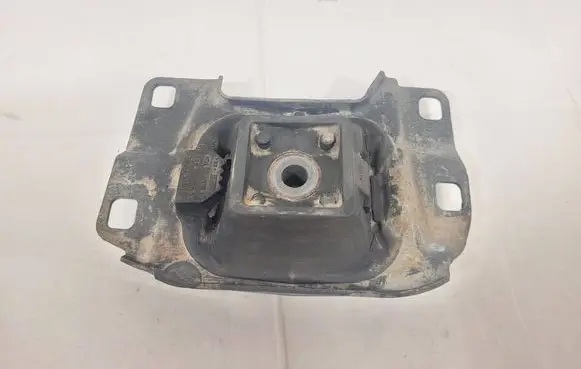 Engine mount bracket