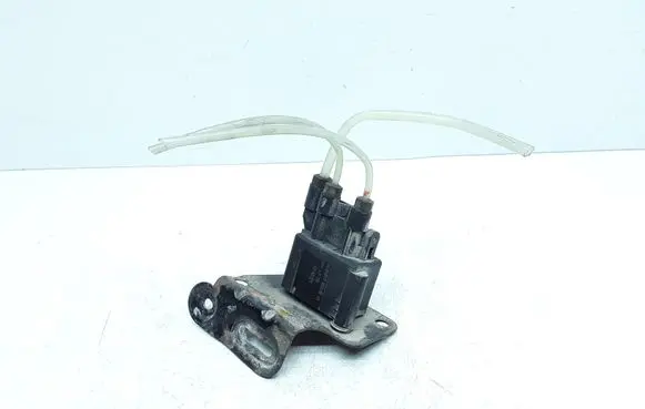 Mercedes-Benz R W251 Air suspension valve block A2513200158